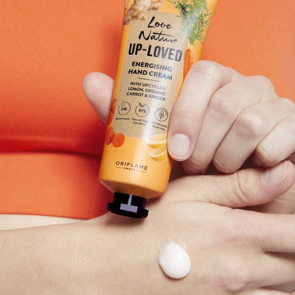 Oriflame Love Nature Up-Loved Energigivande Handkräm med återvunnen citron, ekologisk morot och ingefära 75ml