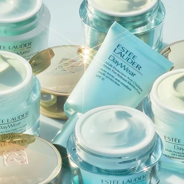 Värillinen kosteusvoide Estee Lauder DAYWEAR Spf 15 30 ml