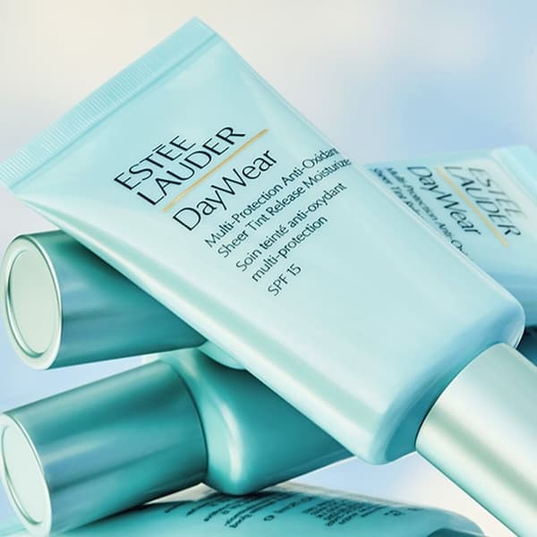 Värillinen kosteusvoide Estee Lauder DAYWEAR Spf 15 30 ml