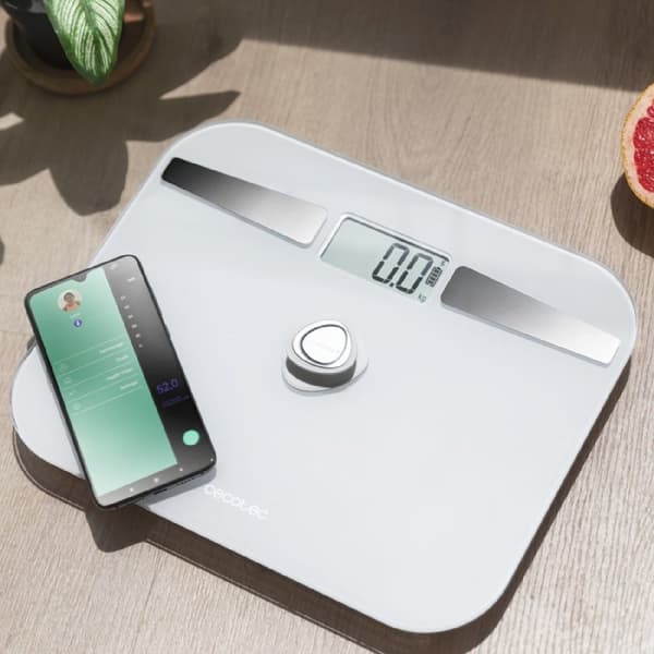 Cecotec Battery-free bathroom scale, smart, high precision, and Bluetooth connectivity.