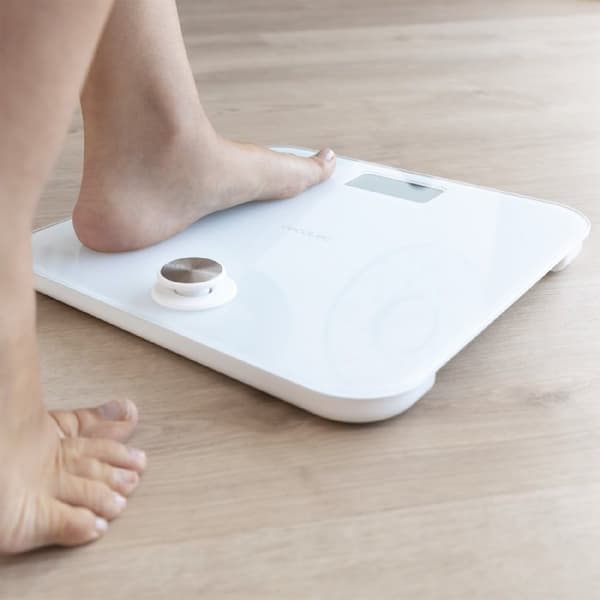 Cecotec Digital, battery-free bathroom scale, great surface, and high precision.