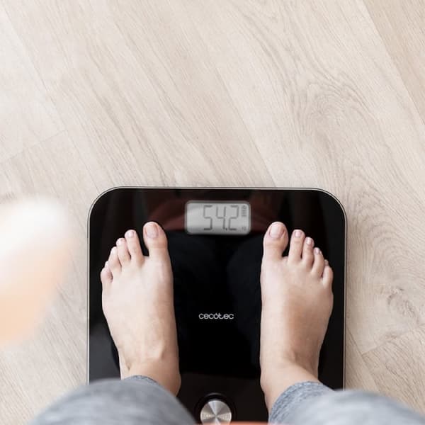 Cecotec Digital, battery-free bathroom scale, great surface, and high precision.
