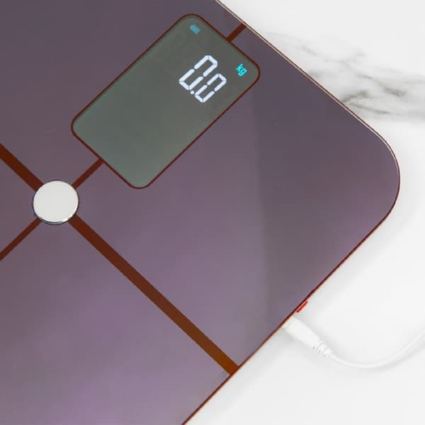 Cecotec Smart bathroom scale with large display, bioimpedance measuring, and App