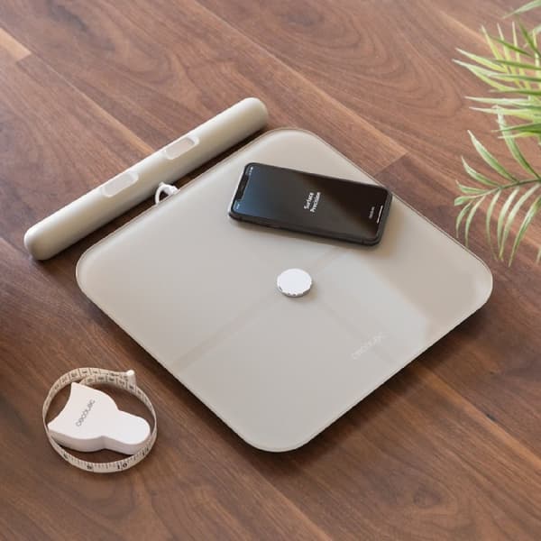 Cecotec Smart bathroom scale with handrail with sensors for bioimpedance measuring and app, and heart rate monitor.