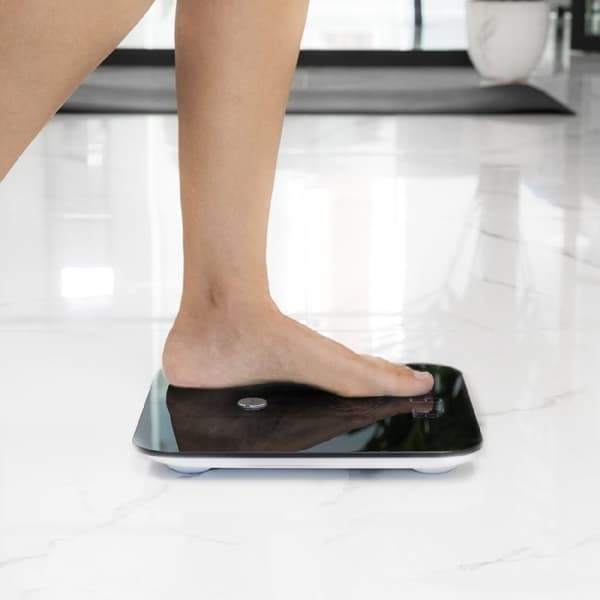 Cecotec Smart digital bathroom scale, high precision, with connectivity and measuring tape.