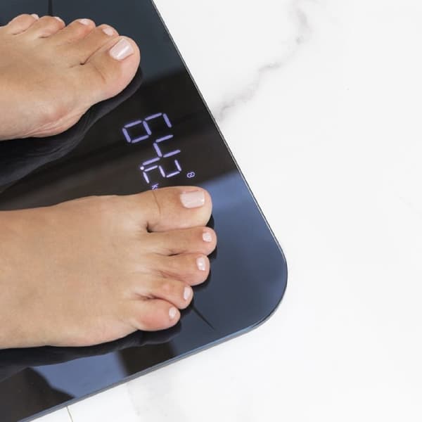 Cecotec Smart digital bathroom scale, high precision, with connectivity and measuring tape.