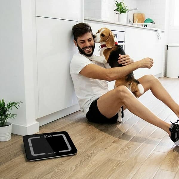 KÄYTETTY Digitaalinen henkilövaaka Cecotec Musta 180 kg (Kunnostetut Tuotteet B)
