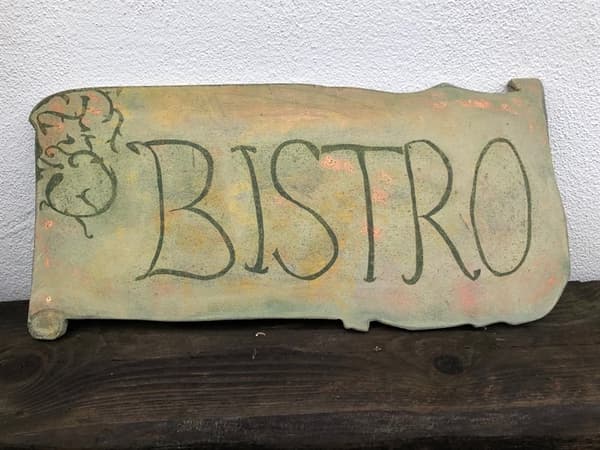 Skilt -BISTRO i Genbrugstræ