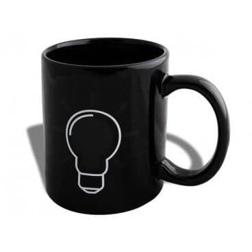En vacker glödlampa termisk mugg