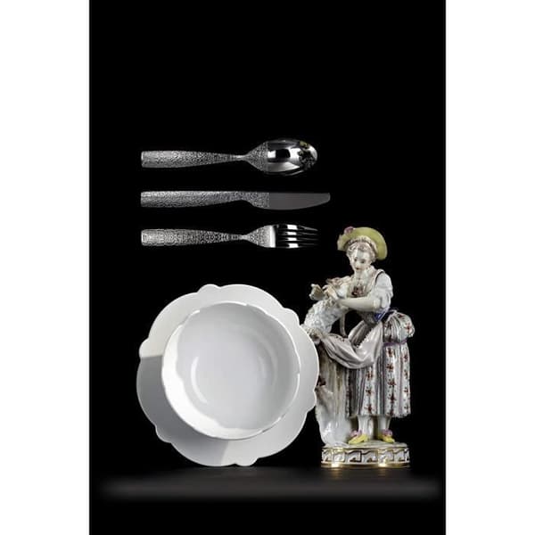 Alessi Mw01/3 Klädd skål i vitt porslin med reliefdekoration, set med 4 delar - YMR-169