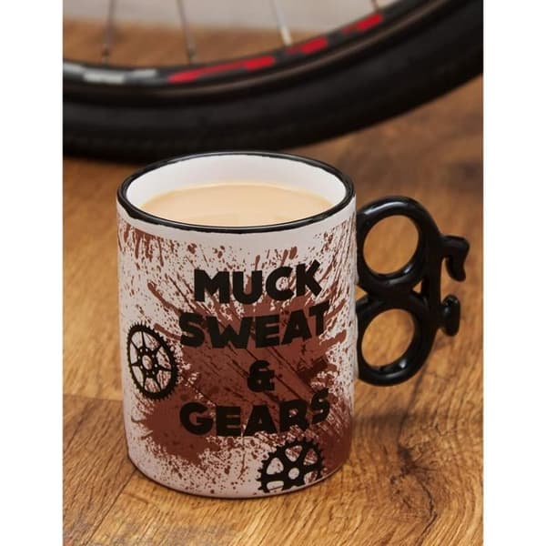 BOXER MU3507 - KVM SWITCH - Mug med inskriptionen Muck Sweat and Gears, i keramik, Brun