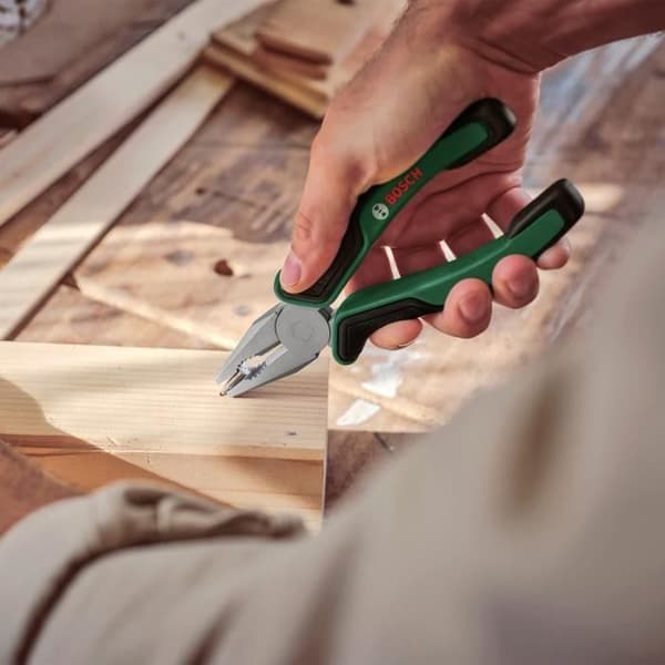 Bosch - Set med 4 tänger (precisa och hållbara sidoavbitare, universal, lång nos och multigrepp)