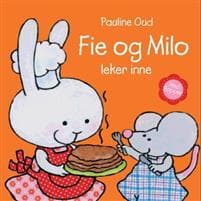 Fie og Milo leker inne