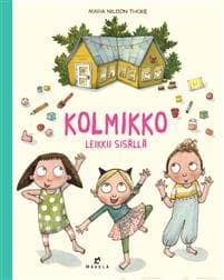 Kolmikko leikkii sisällä