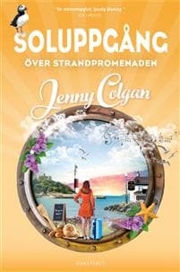 Soluppgång över strandpromenaden