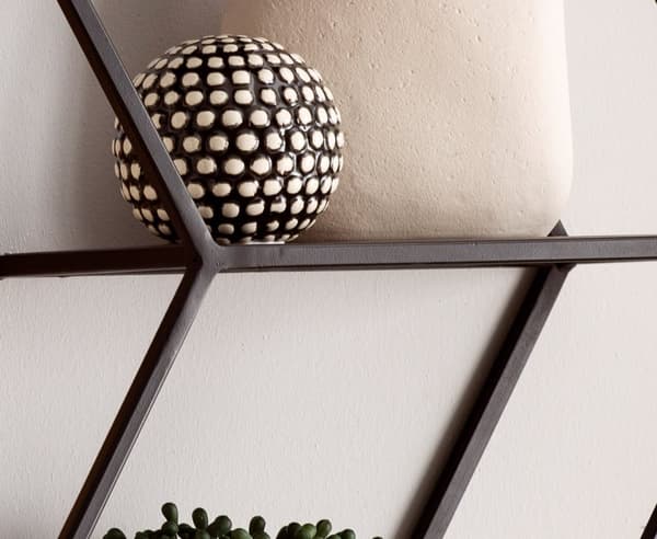 Rootz sekskantet væghylde - Industriel stil - Massivt træ - Metal - Tre hylder - Håndlavet - Unik - 60 cm x 52 cm x 20 cm - Mangotræ - Pulverlakeret j