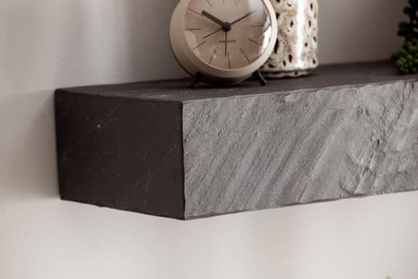 Rootz Modern Seinähylly - Kelluva hylly - Koristehylly - Leveä säilytystila - Käsintehty - Antrasiitti 3D-pinta - Ainutlaatuinen muotoilu - 90cm x 10c