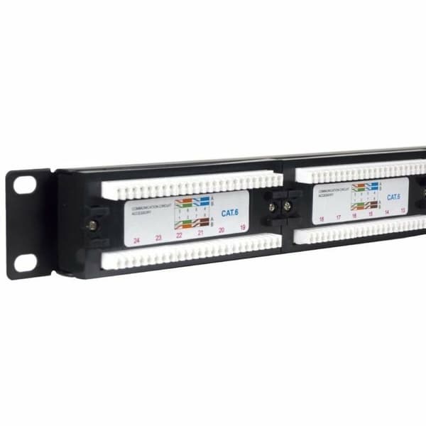 24-port UTP kategori 6 Patch Panel Phasak PU 2420 Sort