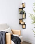 Miniatyrbillede 2 af 8: Hjørnereol Grå Træ 49 x 175 cm Høj Dekorativ Bogreol med 5 Hylder Opbevaring Pynteting til Stue Indretning Tilbehør Trappereol
