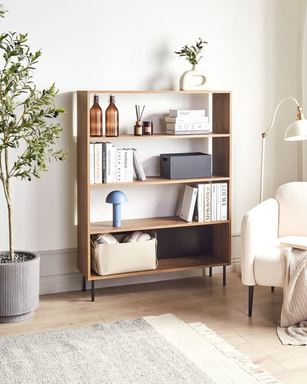 4-lags Bokhylle i Mørkt Tre Hyller Åpen Bakside Oppbevaring Moderne Design