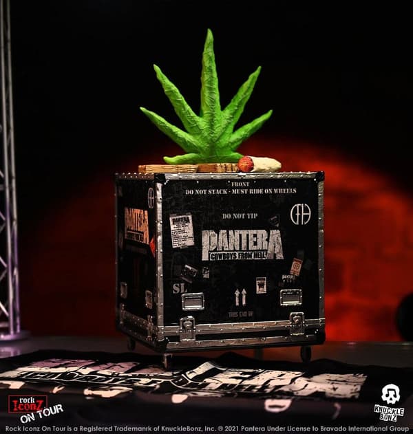 Rock Iconz: Pantera - Cowboys From Hell On Tour Road Case Statue + Stage Backdrop