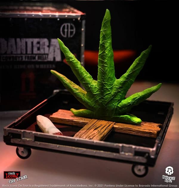 Rock Iconz: Pantera - Cowboys From Hell On Tour Road Case Statue + Stage Backdrop
