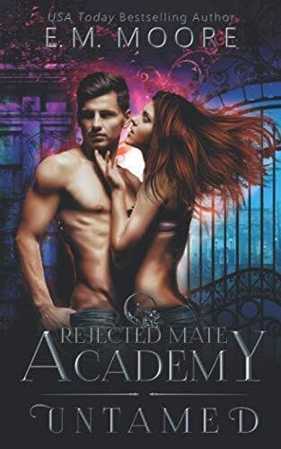 Untamed: A Rejected Mate Shifter Roman, Moore, E. M. Paperback Book Pre-Owned English