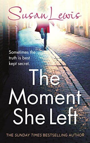 The Moment She Left (The Detective Andee Lawrence Series) by Lewis, Susan Paperback Book Pre-Owned English