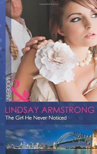 The Girl he Never Noticed by Lindsay Armstrong  Paperback Book Pre-Owned English
