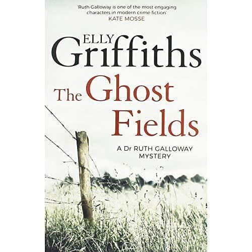 Elly Griffiths The Ghost Fields  Paperback Book Pre-Owned English