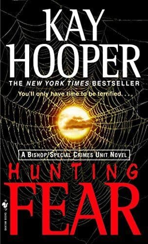 Hunting Fear: A Bishop/Special Crimes U…, Hooper, Kay Paperback Book Pre-Owned English
