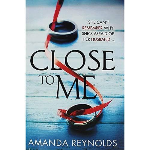 Amanda Reynolds Close To Me  Paperback Book Pre-Owned English