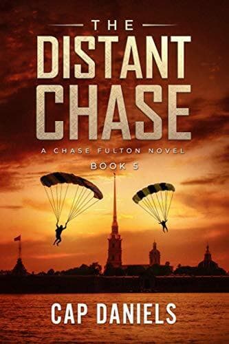 The Distant Chase: A Chase Fulton Nove…, Daniels, Cap Paperback Book Pre-Owned English