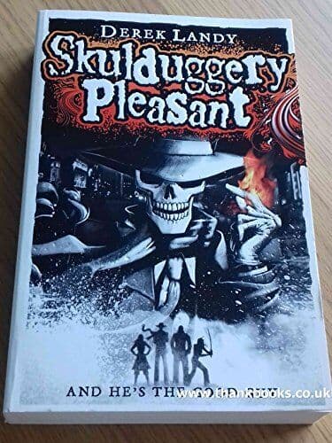 Skulduggery Pleasant (Skulduggery Pleas…, Derek Landy Paperback Book Pre-Owned English
