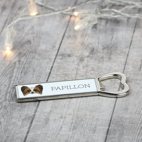 Papillon, mannerspanieli - pullonavaaja valokuvalla ja kirjoituksella Art-Dog-oluelle