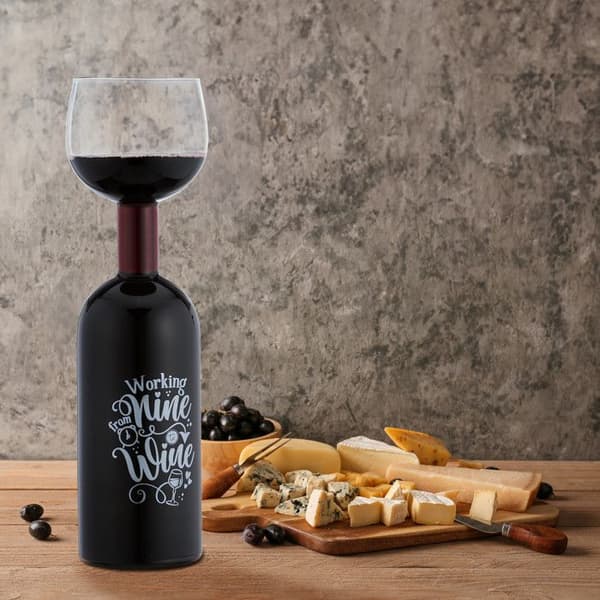 Flaska med integrerat glas - 10047478-0 - Transparent - 750 ml - Glas - Mått 29,5 x 8,5 cm