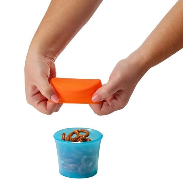 TOMY Snug Snack 2 poster och 2 lock