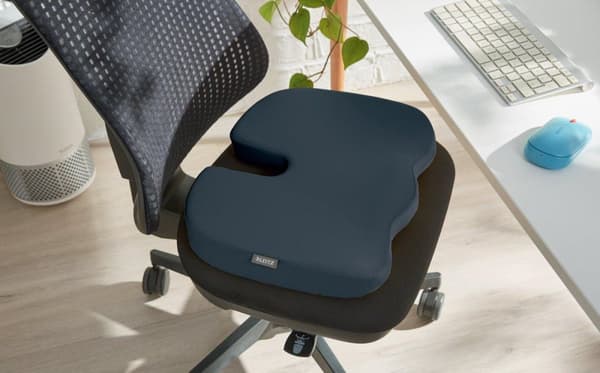 Leitz Ergo Cozy Ergonominen tuolin tyyny, joka on ihanteellinen toimistoon ja kotitoimistoon - sametinharmaa