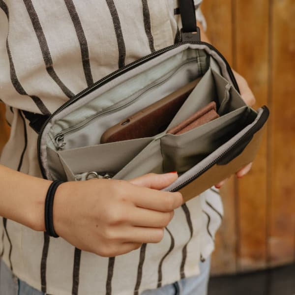Peak Design Tech Pouch Small -utrustningsväska, sandbrun