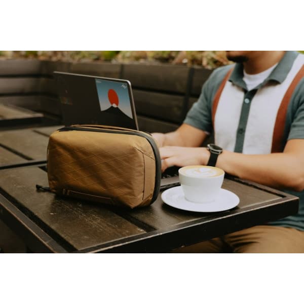 Peak Design Tech Pouch Small -utrustningsväska, sandbrun