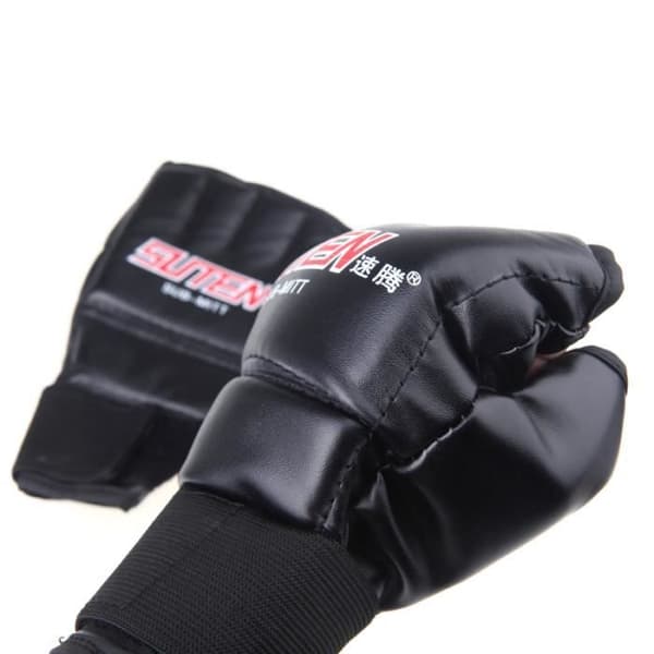 Boxningshandskar i PU-läder Vantar MMA Muay Thai Träning Stansning Sparring