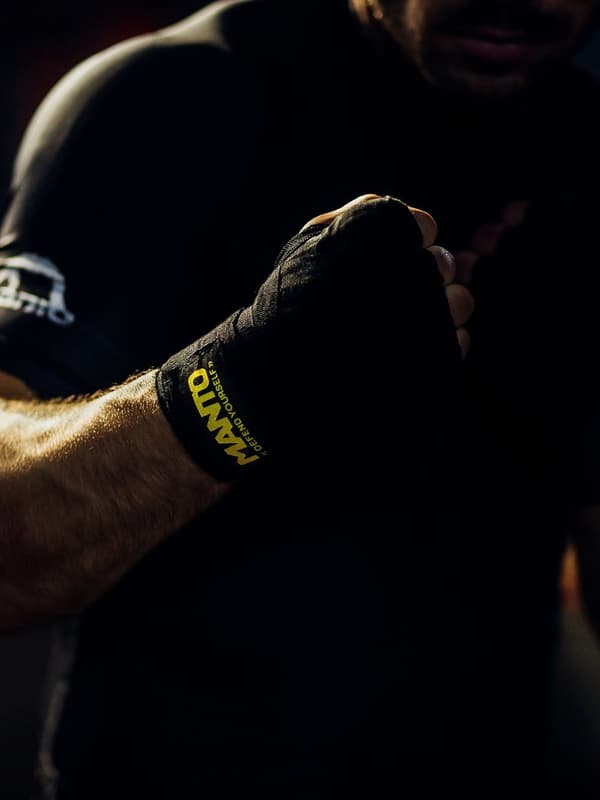 MANTO Boxningsbandage Defend V2 Wraps Svart 4m