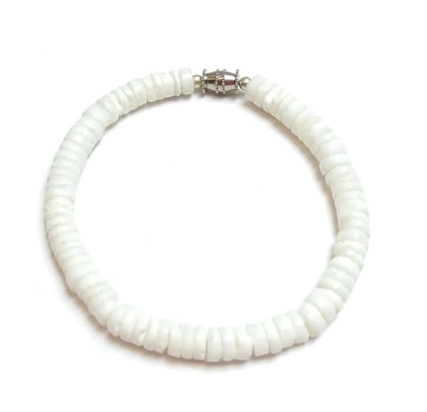 Klassiskt snäckarmband