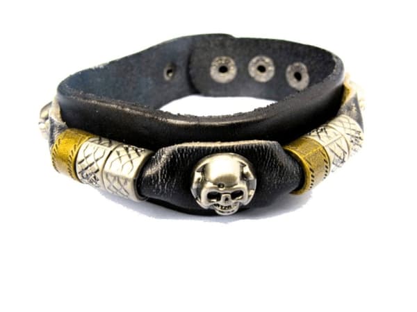 Svart läderarmband monster och ringar