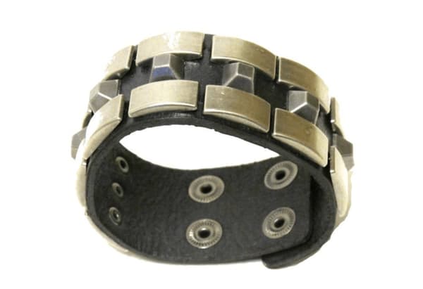 Svart Läder armband med nitar