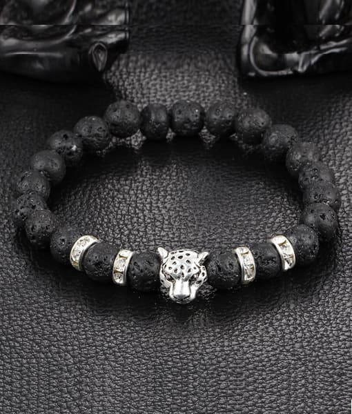 Trendy armbånd mot leopard sølv svart lava steiner