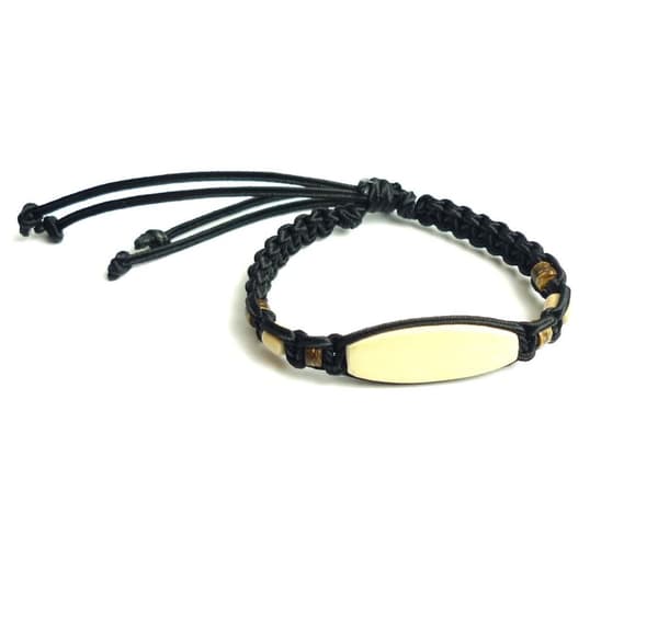 Armband för barn med namnplatta av trä Svart