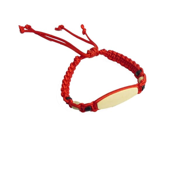 Armband för barn med namnplatta av trä Röd
