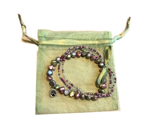 present armband naturella sötvattenspärlor