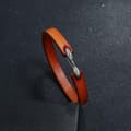 Miniatyrbild 7 av 11: Handgjort minimalistiskt armband i äkta läder i autentisk stil